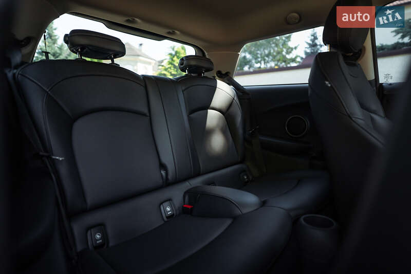Хэтчбек MINI Cooper 2014 в Полтаве