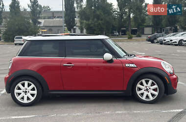 Хетчбек MINI Cooper 2011 в 