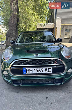 Хетчбек MINI Cooper 2016 в 