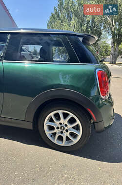Хетчбек MINI Cooper 2016 в 