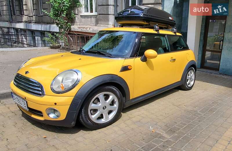 Хэтчбек MINI Cooper 2008 в 