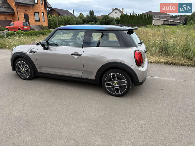 Хэтчбек MINI Cooper 2022 в Киеве