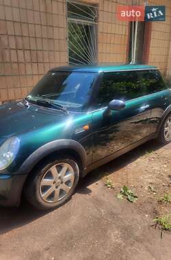 Хэтчбек MINI Cooper 2004 в 