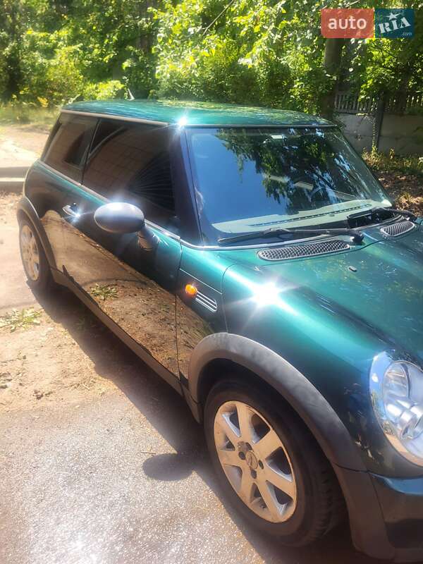 Хэтчбек MINI Cooper 2004 в Черкассах