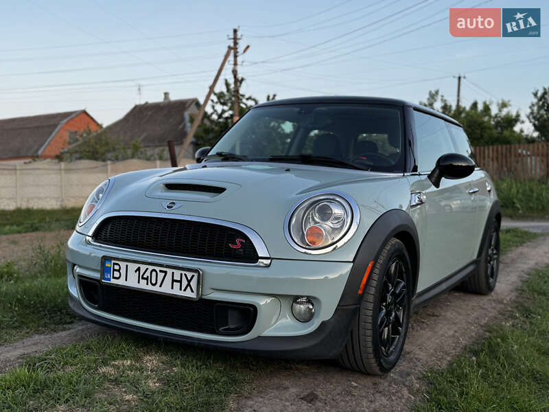 Хетчбек MINI Cooper 2013 в 