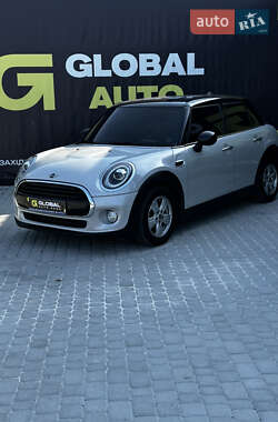 Хетчбек MINI Cooper 2019 в 