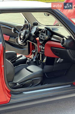 Хетчбек MINI Cooper 2015 в 