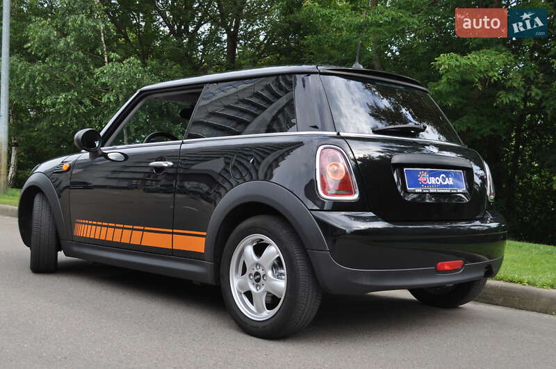 Хетчбек MINI Cooper 2010 в Києві