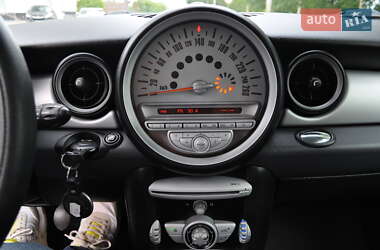 Хэтчбек MINI Cooper 2010 в 