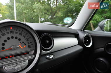 Хэтчбек MINI Cooper 2010 в 