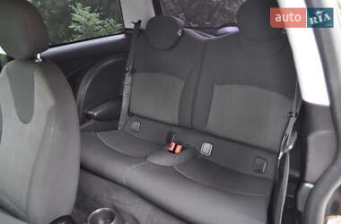 Хэтчбек MINI Cooper 2010 в 