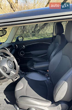 Хэтчбек MINI Cooper 2012 в 
