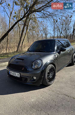 Хэтчбек MINI Cooper 2012 в 