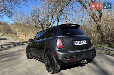Хэтчбек MINI Cooper 2012 в 