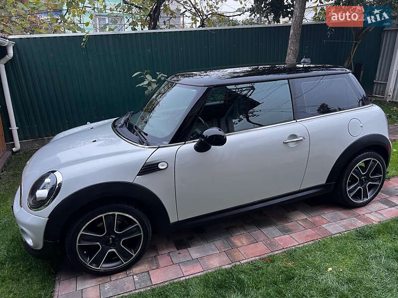 MINI Cooper 2011