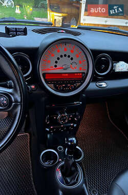 Хэтчбек MINI Cooper 2011 в 