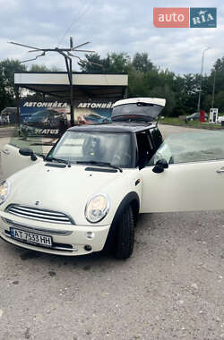 Хэтчбек MINI Cooper 2004 в Калуше