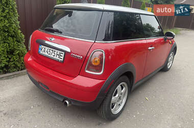 Хэтчбек MINI Cooper 2010 в 