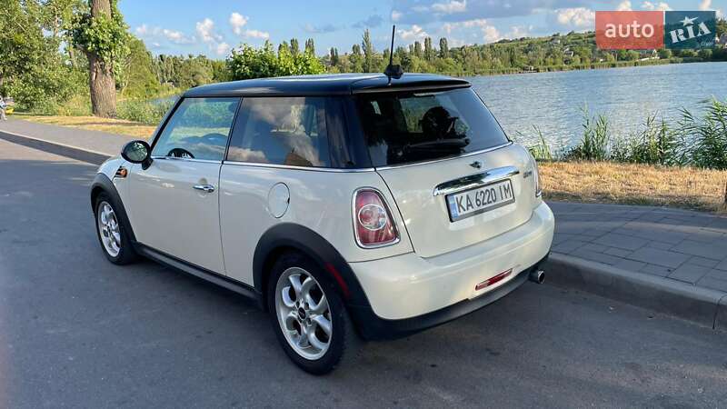 MINI Cooper 2012