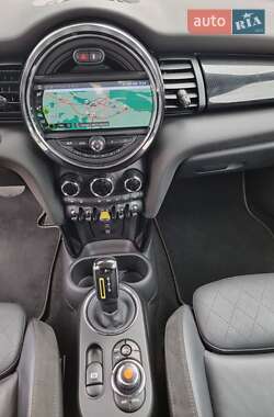 Хэтчбек MINI Cooper 2020 в 