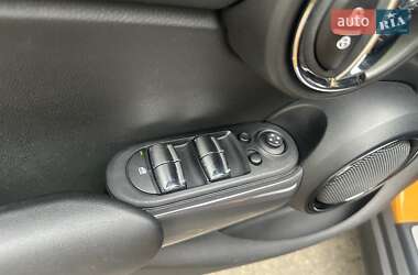 Хетчбек MINI Cooper 2014 в 