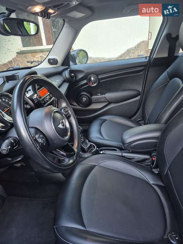 Хэтчбек MINI Cooper 2015 в Львове