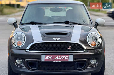 Хэтчбек MINI Cooper 2011 в 