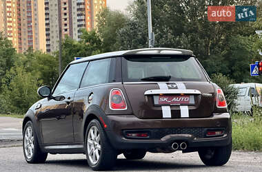 Хэтчбек MINI Cooper 2011 в 