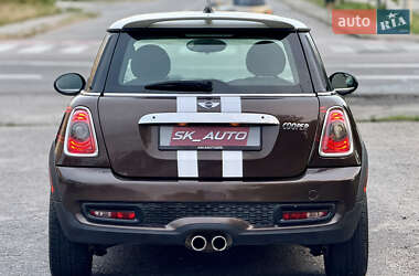 Хэтчбек MINI Cooper 2011 в 