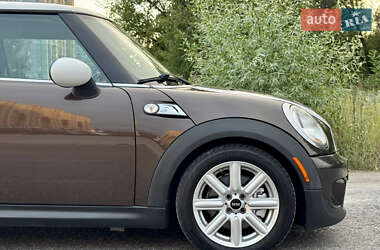 Хэтчбек MINI Cooper 2011 в 