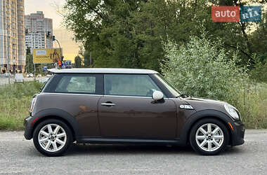 Хэтчбек MINI Cooper 2011 в 