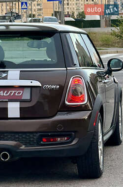 Хэтчбек MINI Cooper 2011 в 