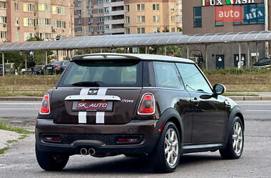Хэтчбек MINI Cooper 2011 в 