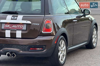 Хэтчбек MINI Cooper 2011 в 