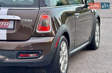 Хэтчбек MINI Cooper 2011 в 