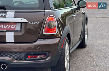 Хэтчбек MINI Cooper 2011 в 