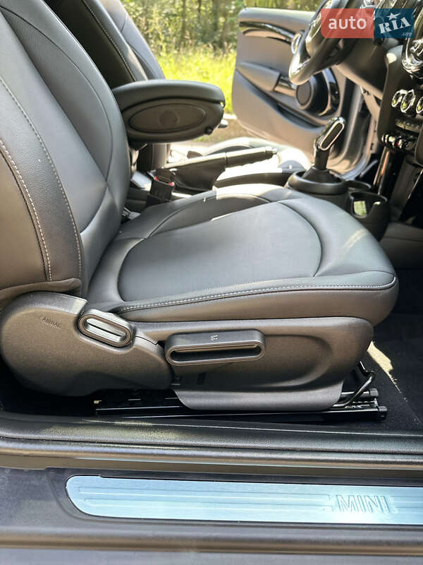 Хетчбек MINI Cooper 2020 в Житомирі