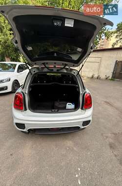 Хэтчбек MINI Cooper 2017 в 
