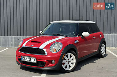 Хэтчбек MINI Cooper 2011 в 