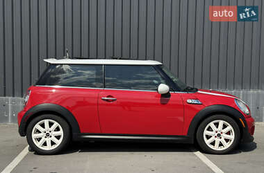Хэтчбек MINI Cooper 2011 в 