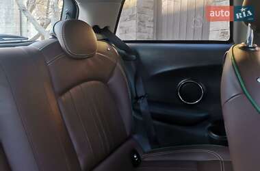 Хэтчбек MINI Cooper 2019 в 