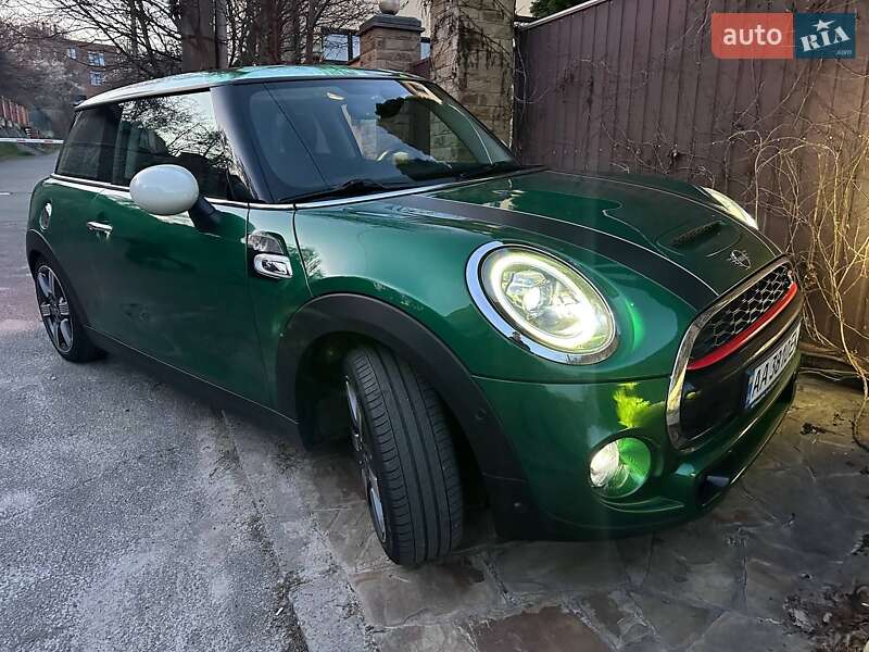 Хэтчбек MINI Cooper 2019 в Киеве