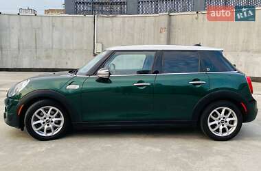 Хэтчбек MINI Cooper 2016 в 