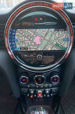 Хэтчбек MINI Cooper 2016 в 