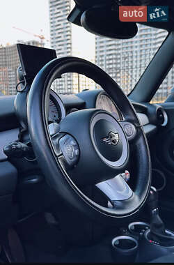 Хэтчбек MINI Cooper 2009 в 