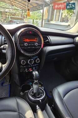 Хэтчбек MINI Cooper 2015 в 