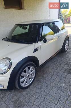 Хэтчбек MINI Cooper 2007 в 