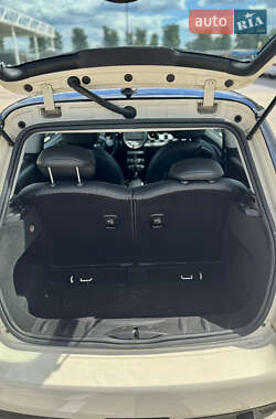 Хэтчбек MINI Cooper 2010 в 