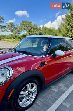 Хэтчбек MINI Cooper 2013 в 