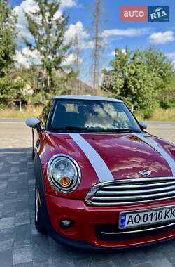 Хэтчбек MINI Cooper 2013 в 